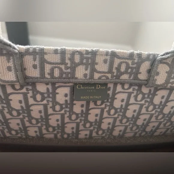 Authentic EUC Dior Ecru and Gray Oblique Book Tote Large. RT $3,750 - Picture 8 of 10